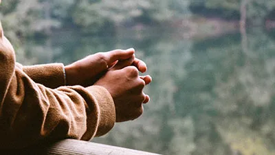 Oración 101: Una guía básica de conversación para una vida de oración más profunda